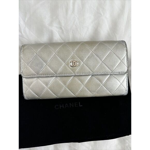CHANEL Silver Lamb Leather Flap Wallet W/dust Bag - Picture 2 of 16